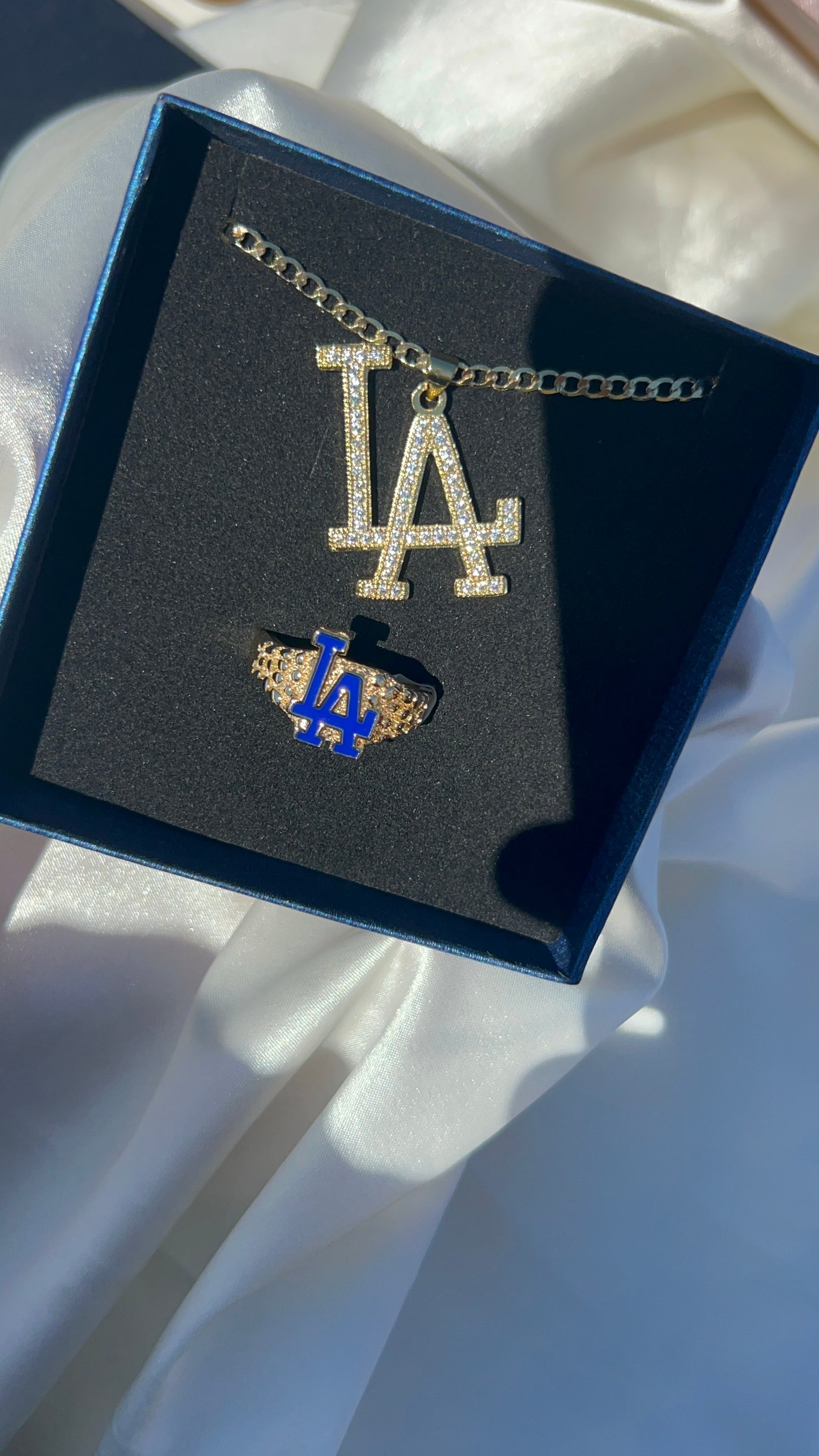 LA SET