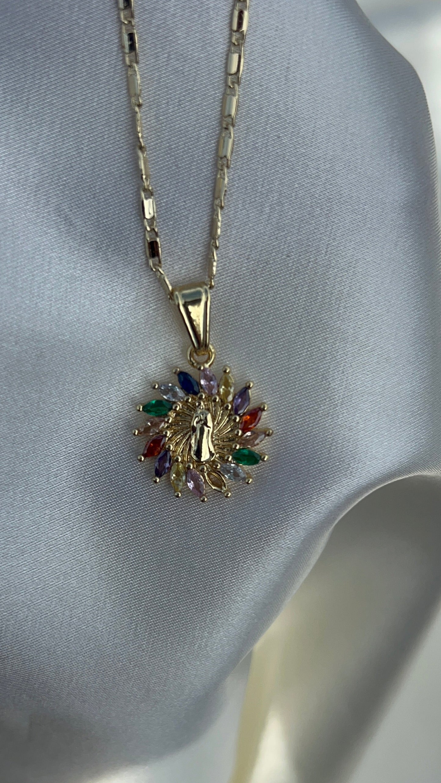 Color flower Virgin Mary necklace