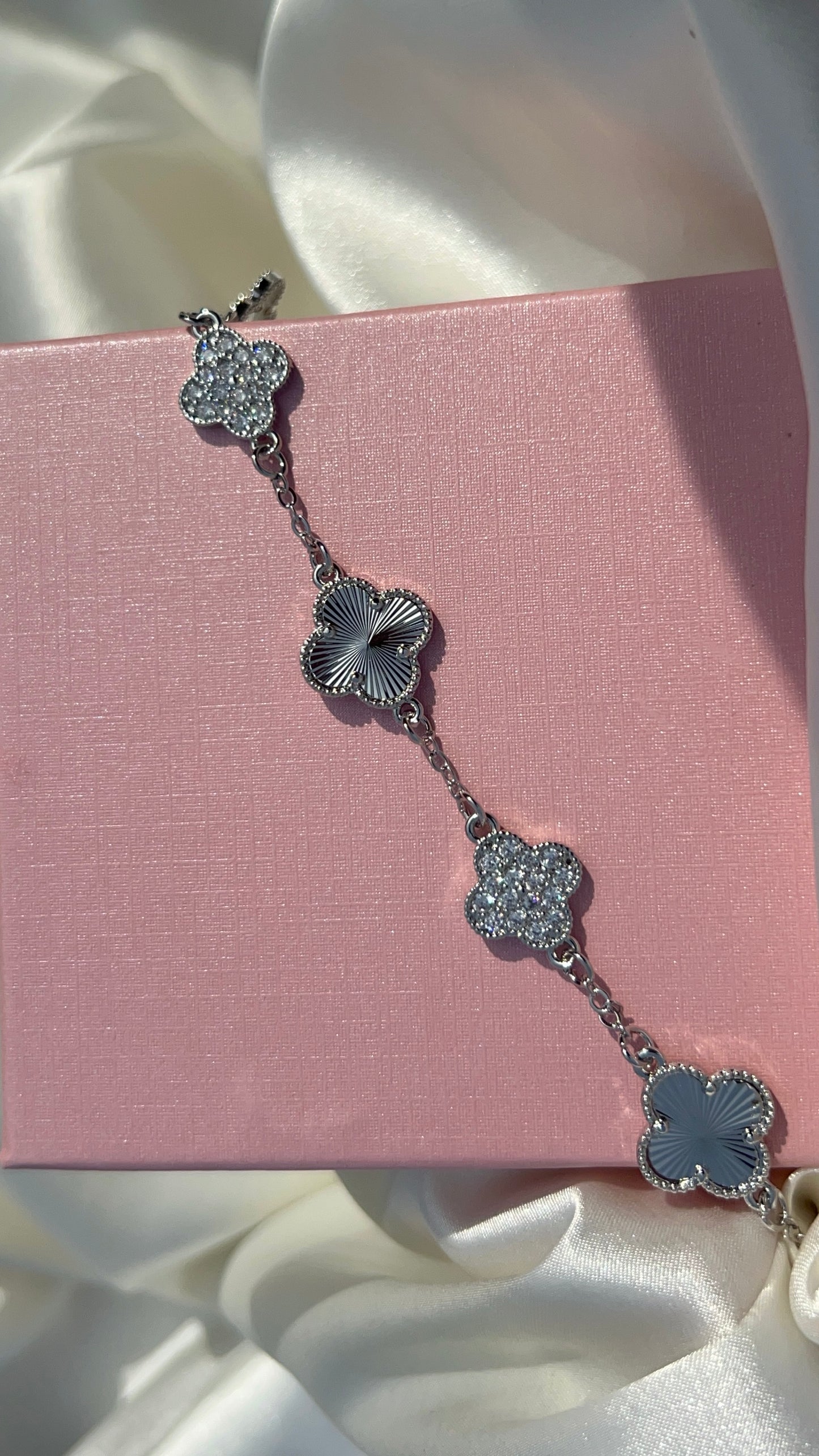 Baddies silver four clover bracelet