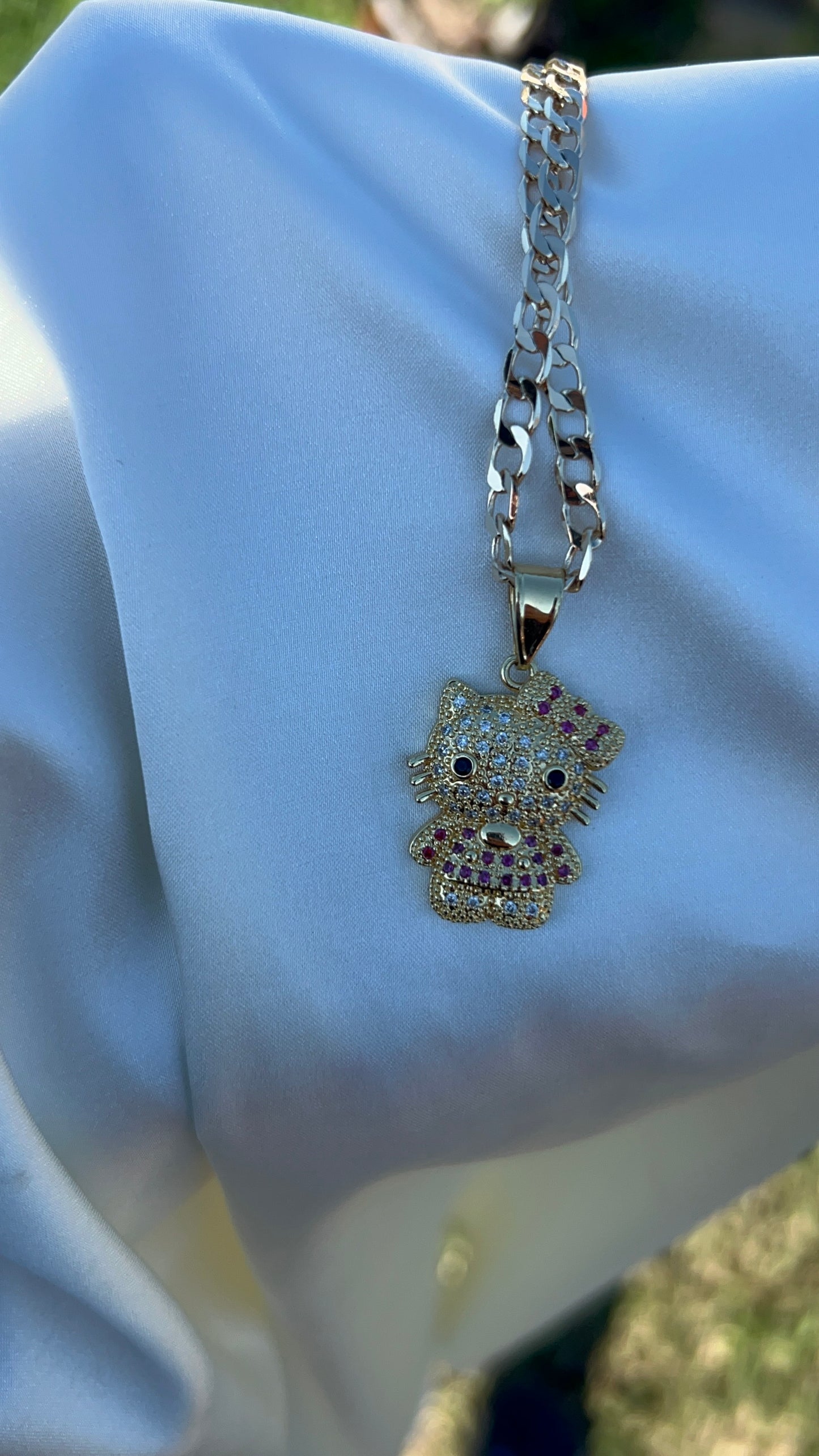 Hello kitty pink body necklace