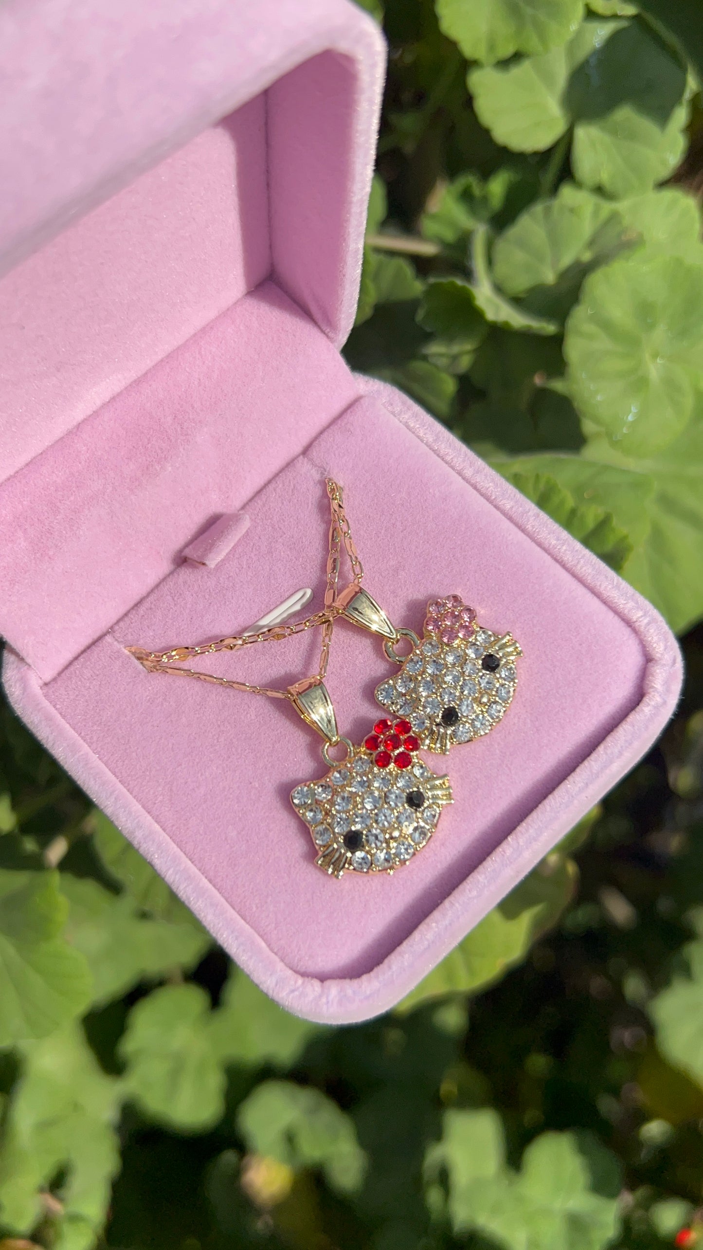 Hello kitty bow faced