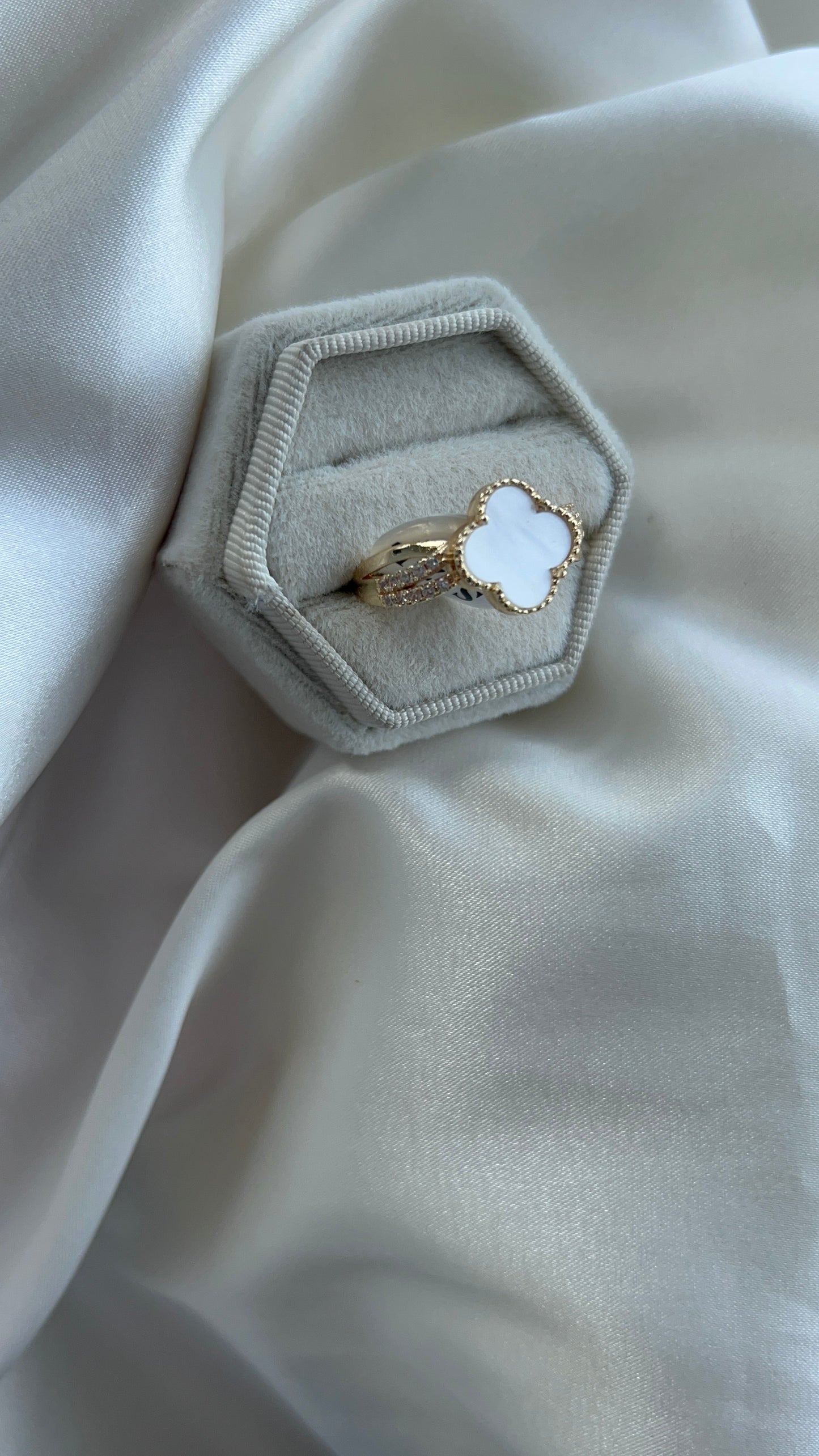 White Four clover ring