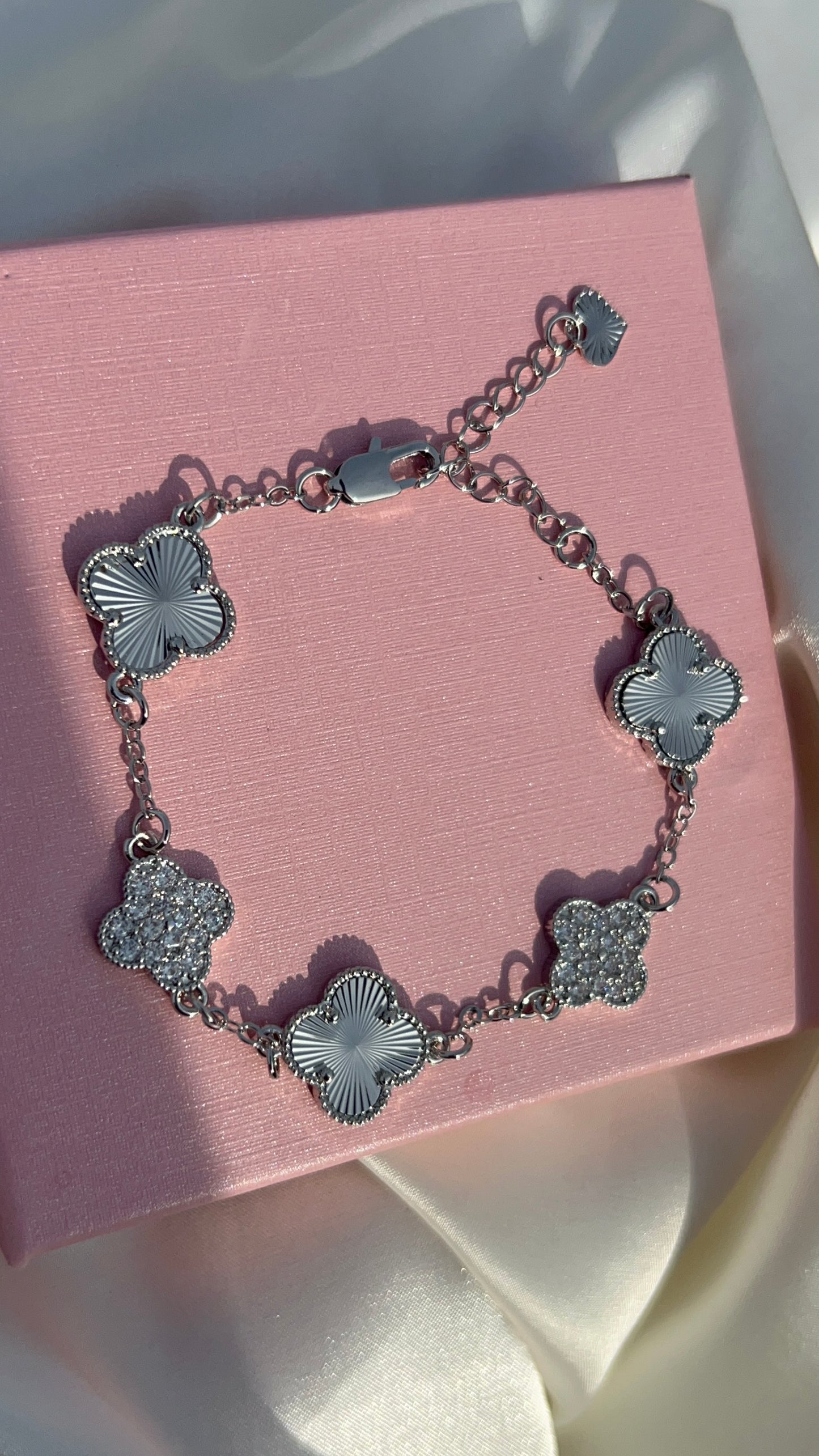 Baddies silver four clover bracelet