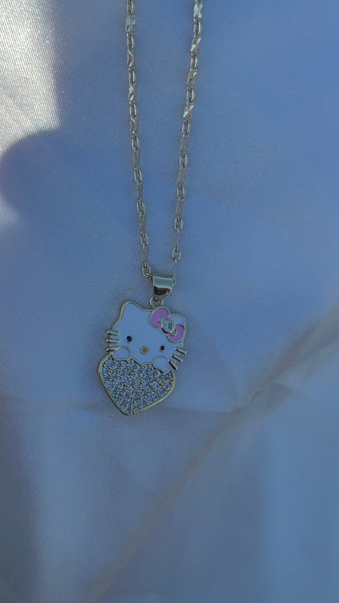 Heart hellokitty necklace