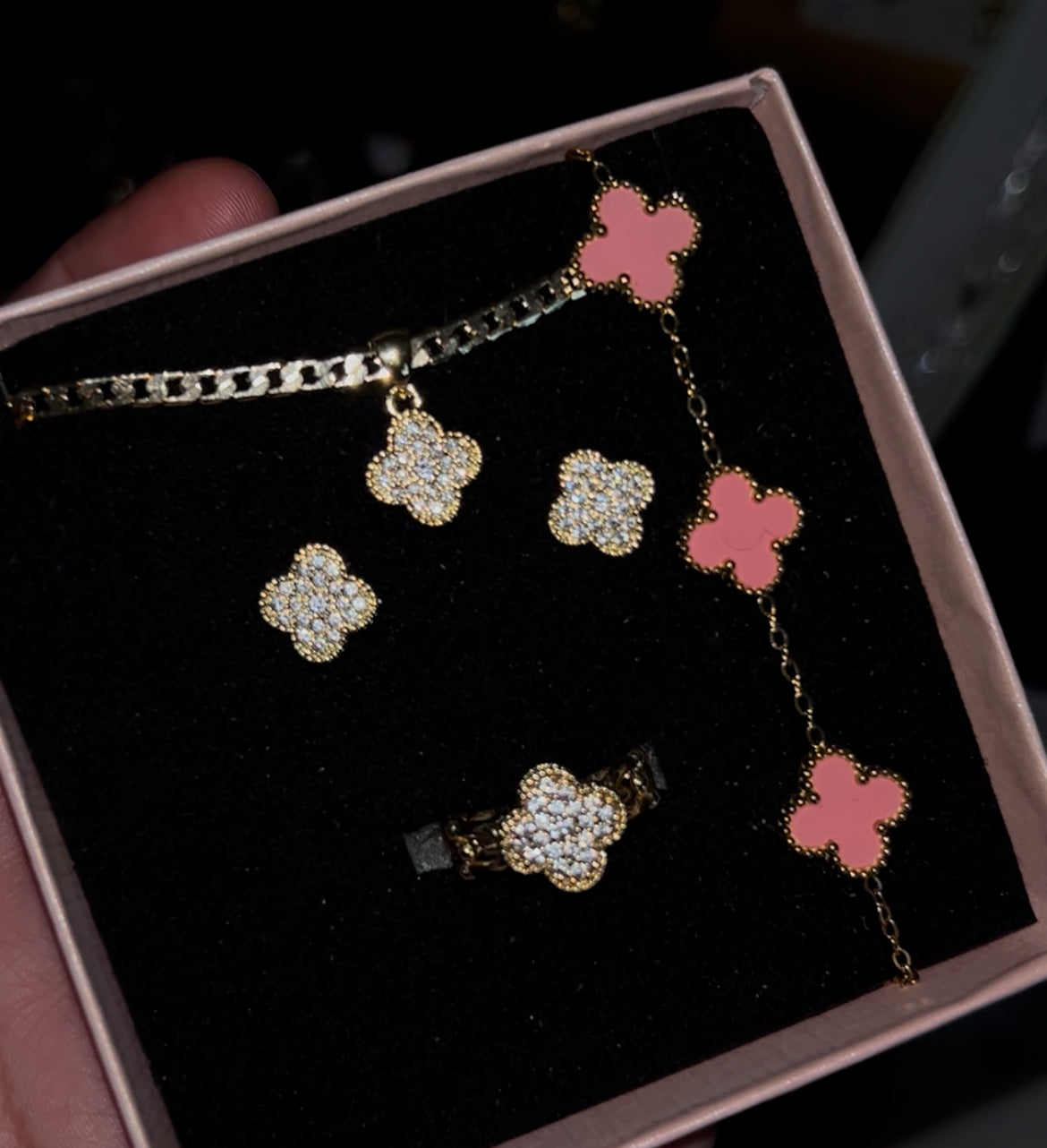 Baddie pink four clover set