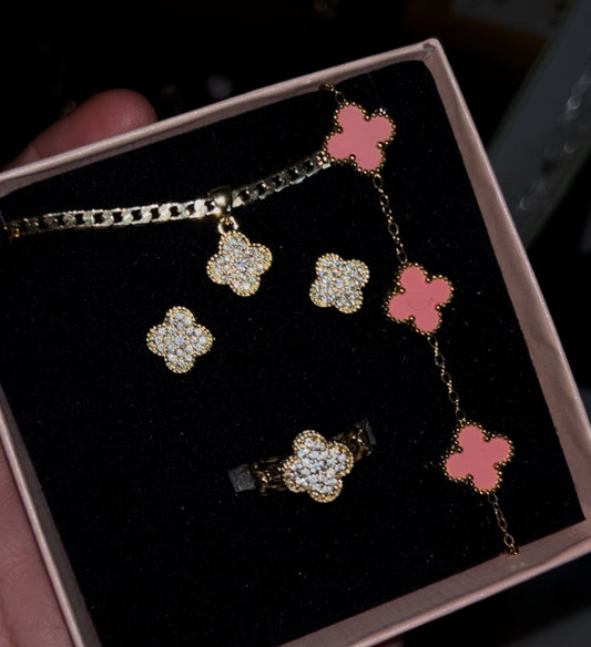Baddie pink four clover set