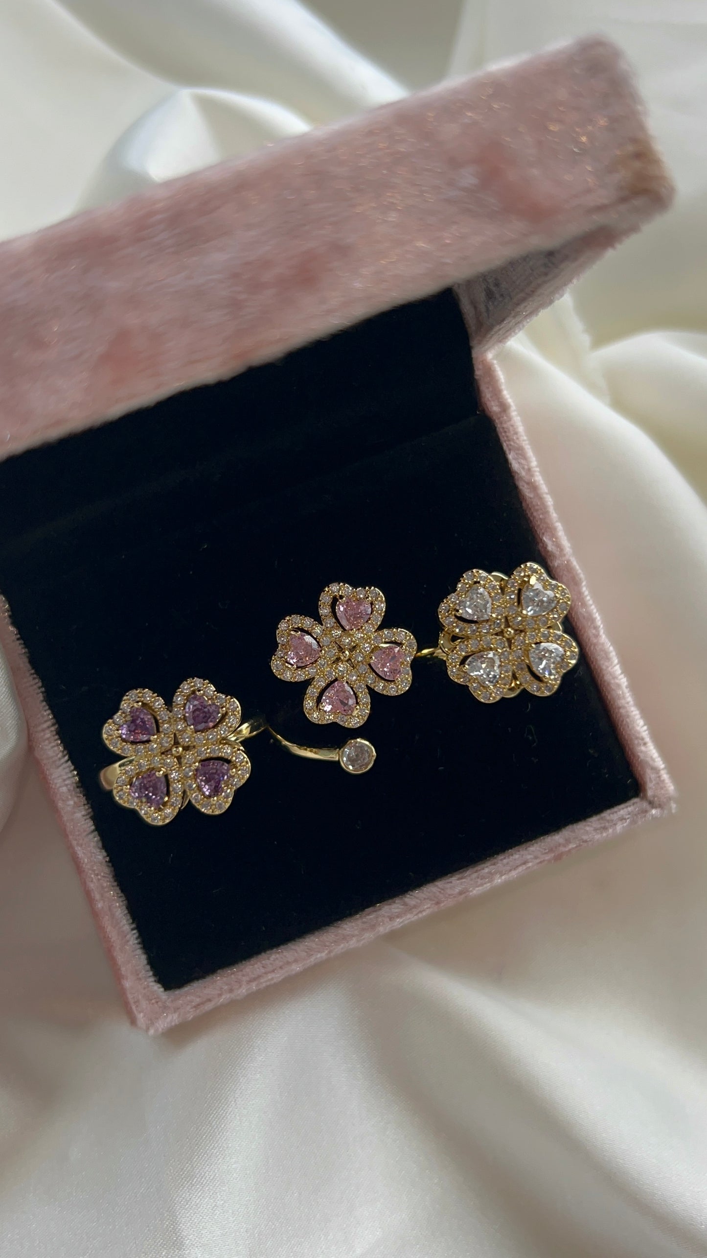 Lucky charm adjustable spinning ring