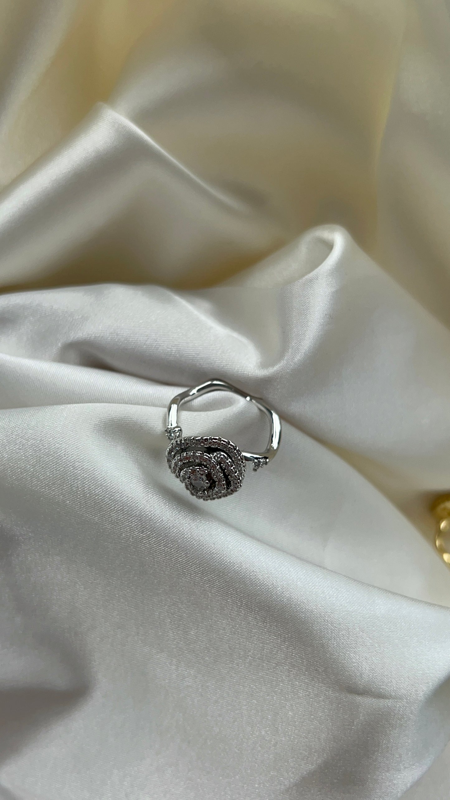 Rose bling adjustable ring