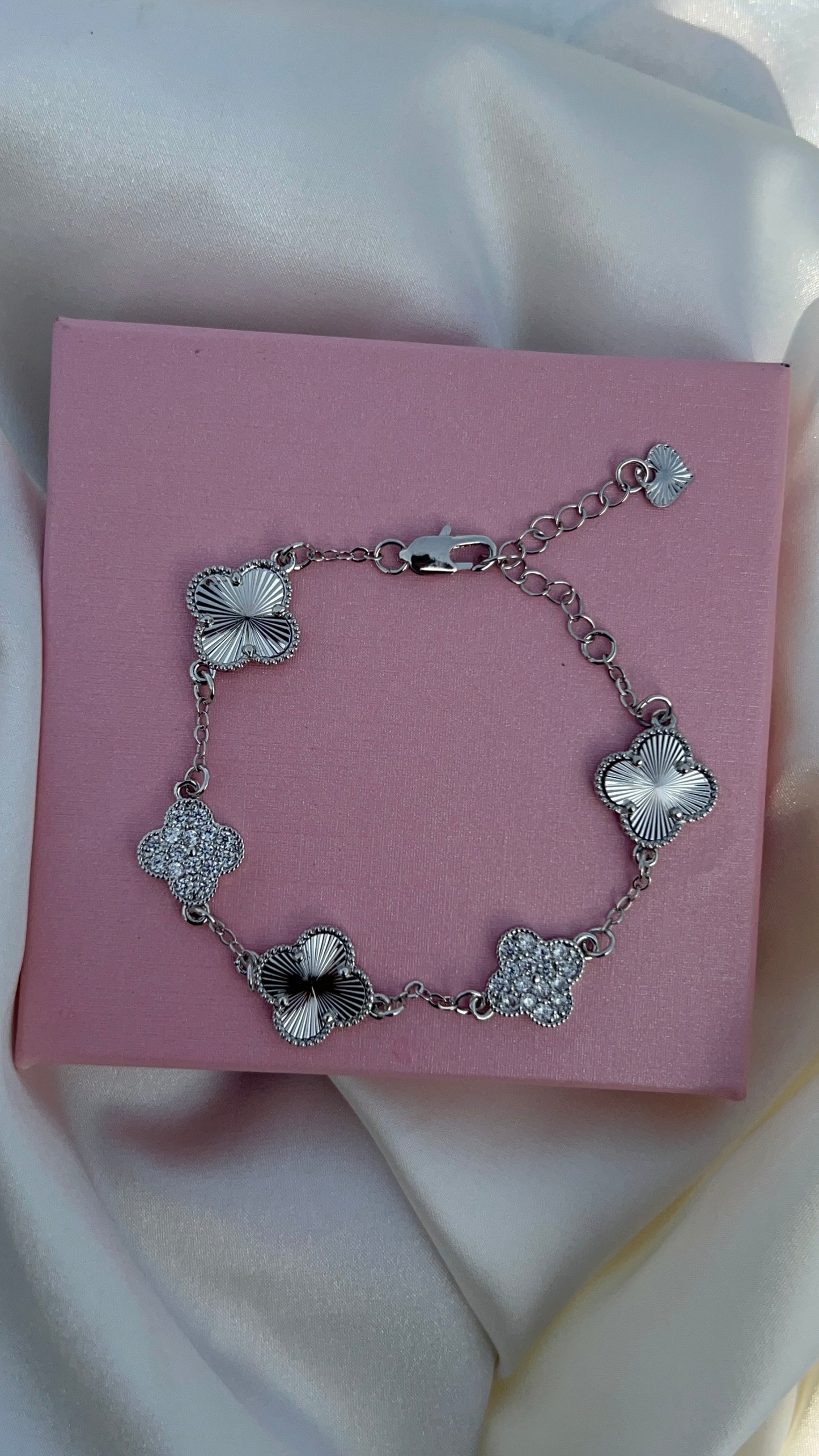 Baddies silver four clover bracelet